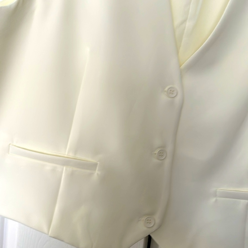 NWOT Vest - Picture 6 of 6